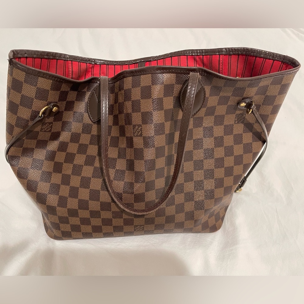 Authentic Louis Vuitton MM Neverfull